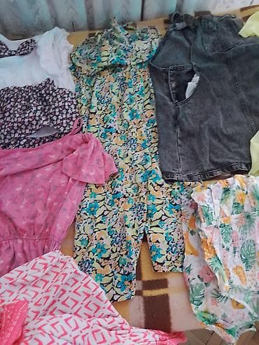 Lot letnje garderobe za devojčice – različiti komadi i dezени Sadržaj