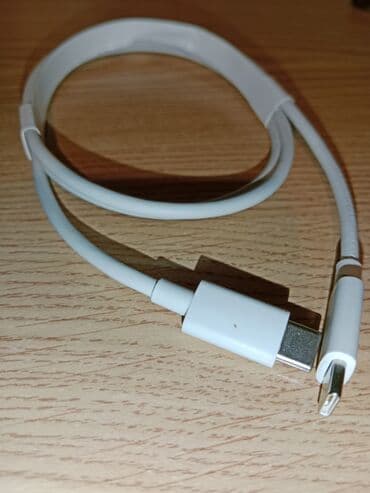 rokovnik sa punjacem: USB-C na USB-C kabl za punjenje i prenos podataka - Konektori: USB — 2