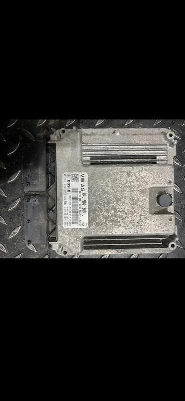 aparat: AUDI Q5 2019 MOTORNI RACUNAR ECU 04L906026CE | Audi delovi ZEMUN — 2
