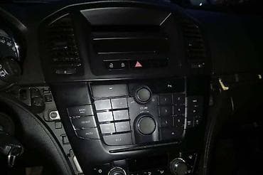 audio oprema beograd: FABRICKI RADIO CD300 ZA OPEL INSIGNIA | Svi delovi za Opel vozila  — 1