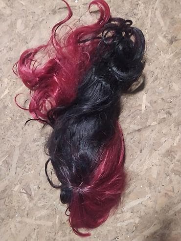 sako l: Perika dugačka,polukovrdžava,crveno - crna,ima šiške,prelepa — 7