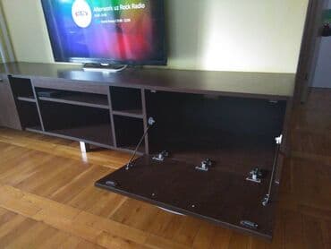 lazy bag za decu: Prodajem komodu za TV, dimenzije: dužina 238 cm, širina 52 cm, visina — 7