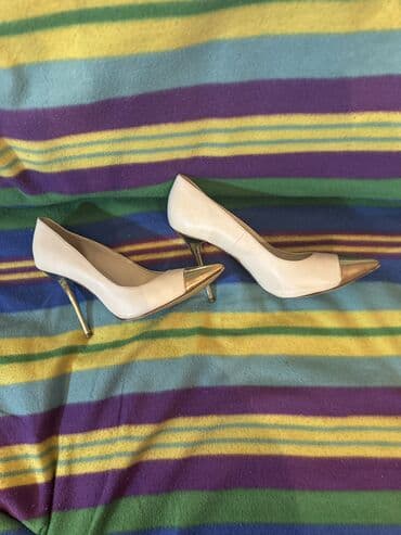 mokasine od prevrnute koze: Pumps, Graceland, 39.5 — 2