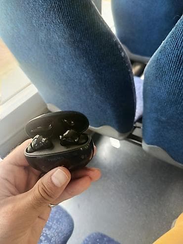 aparat za cedjenje narandzi: Philips bežične TWS slušalice sa punjačkim kućištem - Model: Philips — 2