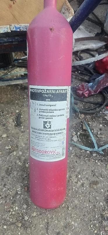 Transport: CO2 BOCA 5KG | Boca je puna gasa co2 za zavarivanje. 50e je komad at lalafo.rs — 2 Transport: CO2 BOCA 5KG | Boca je puna gasa co2 za zavarivanje. 50e je komad — 2