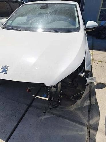 auto otpad reno nis: PEUGEOT 308 2014. GOD. - KOMPLETAN AUTO U DELOVIMA | 2, 0bluhdi — 5