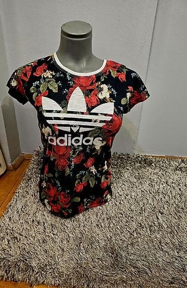 kacketi muski: Adidas ženska majica kratkih rukava – floralni print
S/M vel — 1