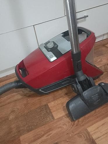 clatronic usisivac: Miele Blizzard CX1 CAT & DOG sa posudom je potpuno ispravan u — 3