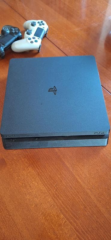 playstation 5: Sony PS4 1TB i dva dzojstika — 3