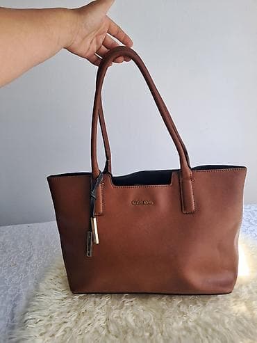 Calvin klein original torba u dobrom stanju, sitni tragovi korišćenja