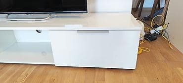 Na prodaju TV komoda sa dve fioke i prostorom u sredini sa policom u — 5