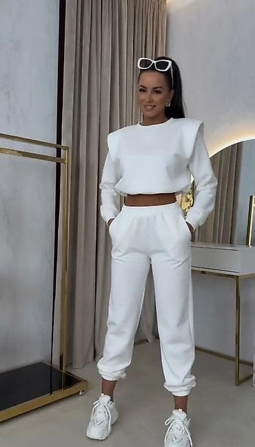 Skirts: Damski duks + donji deo trenerke – komplet - Kroj: moderan crop duks — 1