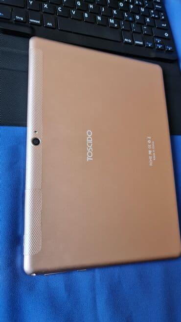 guess torba za laptop: Tablet sa maskom,blutut tastaturom, ima za 2 sim kartice, nov — 2