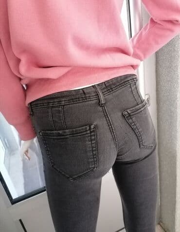 pantalone od vestacke koze: Tamno sive farmerice Super model i kvalitet uvoz Turska Kao nove Vel — 1