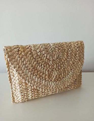 Pletena klač torbica ponovo dostupna! ✨ Savršen boho detalj od