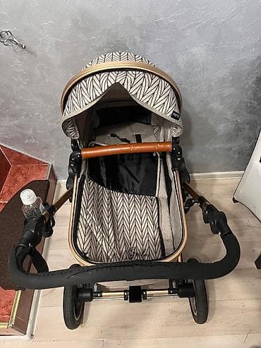 Praktična i stabilna kolica pogodna za svakodnevne šetnje, od rođenja na lalafo.rs Praktična i stabilna kolica pogodna za svakodnevne šetnje, od rođenja