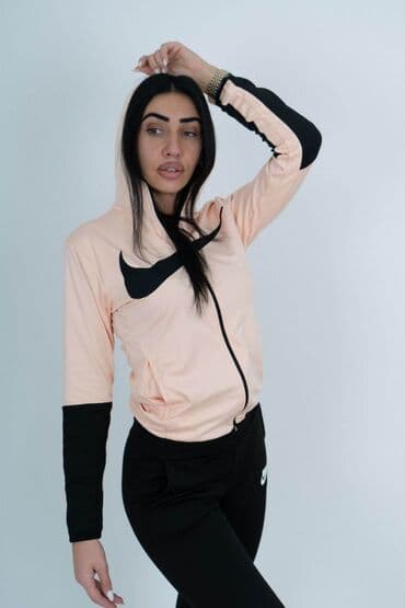 trenerke mokra likra prodaja: Cena 2,900
Mokra likra S, M, L, XL
8 boja — 8