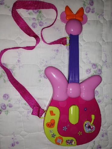 new yorker слике: Mini gitara kupljena u deksiko, kao nova bez ikakvih oštećenja — 1