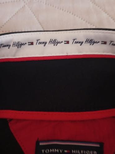 tommy jakne: Tommy Hilfigera sportska jakna – veličina M. - Model sa rajsferšlusom — 2