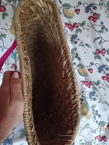 manual torbe katalog: Pletena torba od prirodnih vlakana sa ručkama u jarko ružičastoj boji — 2