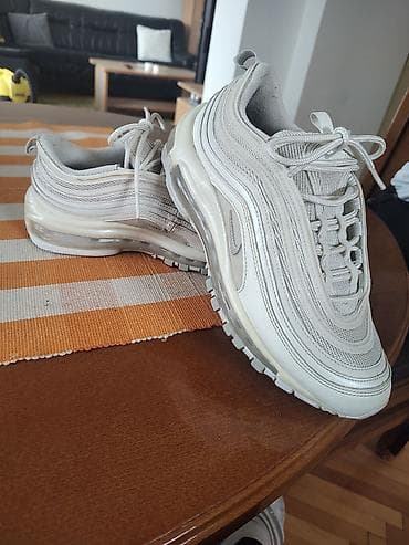 Nike patike original apsolutno kao novebez ikakvih oštećenjanove na lalafo.rs Nike patike original apsolutno kao novebez ikakvih oštećenjanove