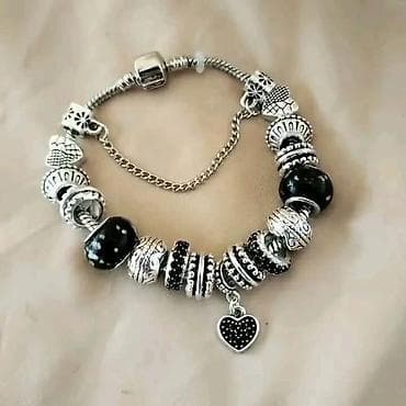 Kaiševi: Narukvice 2200 din
💋 — 4