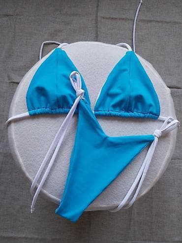 Ženski bikini komplet – trodelni kroj u tirkizno plavoj boji sa belim