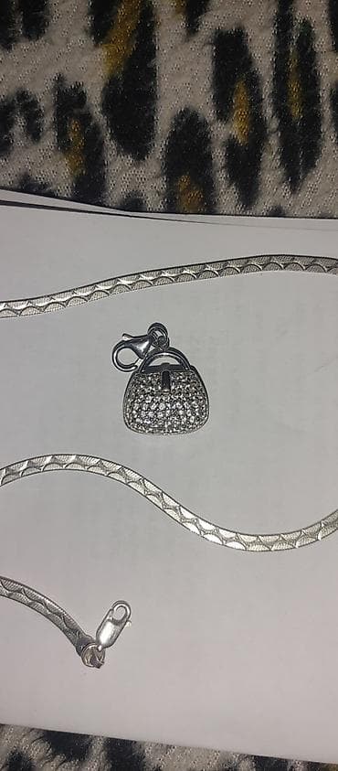 Ogrlica – srebrni ton prodaje se bez priveska. - Elegantan lanac u na lalafo.rs Ogrlica – srebrni ton prodaje se bez priveska. - Elegantan lanac u