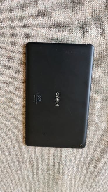 knjiga i zvucnik: Tablet 10 inca ko nov sve radi — 2