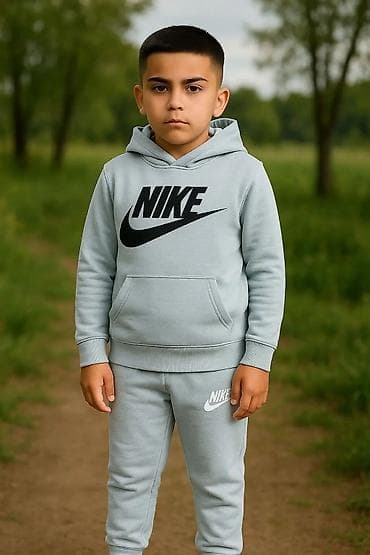 braon cizme do kolena: Dečiji komplet trenerke sa kapuljačom (gornji deo + donji deo) - — 2