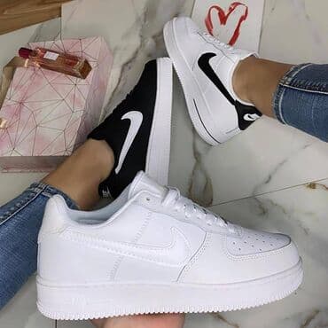 nike air force sa crnim znakom: Nike air force patike

Novo
Brojevi 36 do 46

fb Moja Kupovina 1 — 13