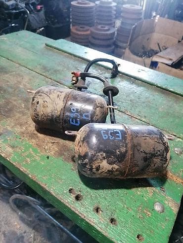 Other Car Parts: BMW E39 – rezervoari/akumulatori pritiska za nivo-tronic (SLS) zadnjeg — 1