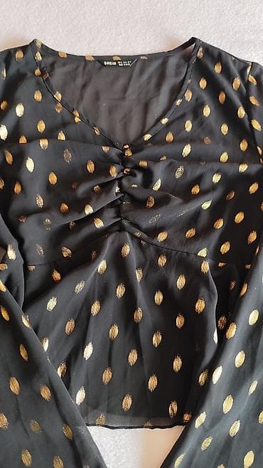 pull and bear patike: Elegantna bluza sa zlatnim tačkama - Brend: SHEIN - Model: crna bluza — 4