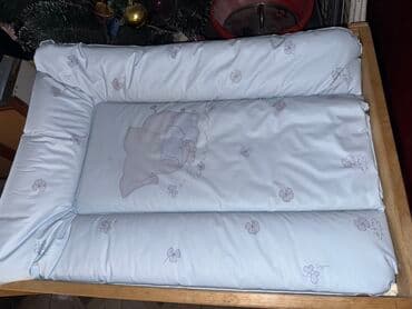 Other kids' furniture: Drveni sto za presvlačenje beba, dizajniran sa stabilnom konstrukcijom — 11