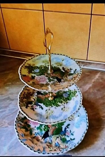 Kućna hemija i proizvodi za kuću: Trospratna etažir/poslužavnik za kolače i voće - Materijal — 2