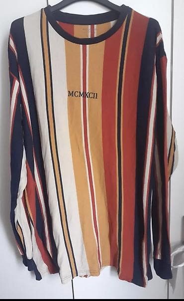 Muška dugačka bluza sa prugama - Model: dugi rukav, okrugli izrez sa