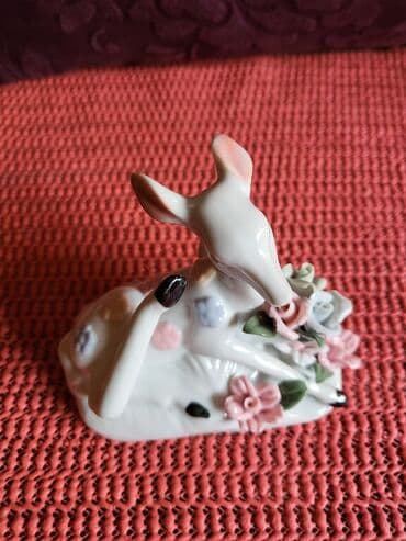 porcelanske solje za caj: Porcelanska vintaz,nova figura lane. Figura lane,nova,cvetovi bez — 5