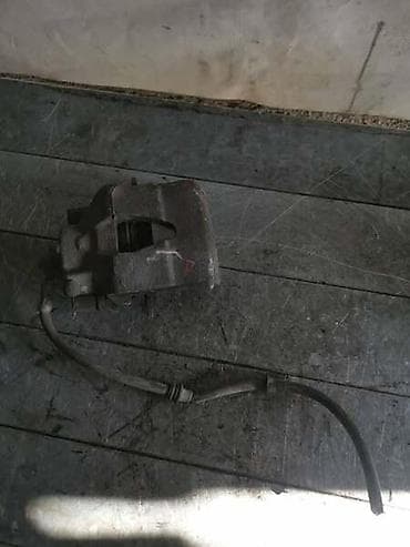 Car Parts: KOCIONA KLEŠTA PREDNJA DESNA ZA VOLKSWAGEN POLO OD 2001. DO 2005. GOD — 2