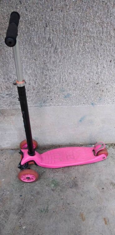 seranovi 85 epizoda sa prevodom: Trotinet Scooter sa cetiri tocka – dva napred i dva pozadi koji svetle — 5