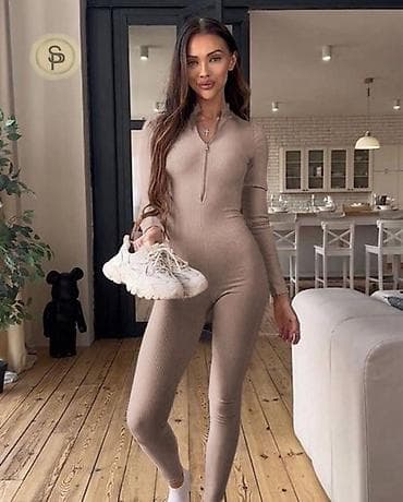 🔥Ženski rebrasti kombinezon sa rajsferšlusom
✅2000 din