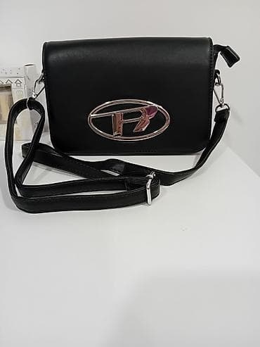 mcm torbe cena: Crna ženska Disel crossbody torba sa metalnim logoom na prednjoj — 2