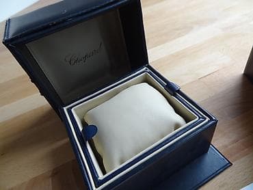 markirane tasne: Chopard kutija skaj 50 eura
kozna 99 eura — 3