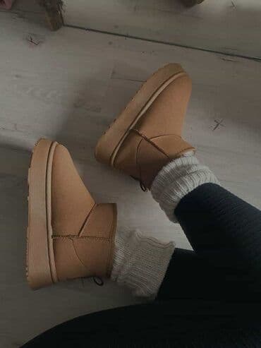 dune obuca: Ugg mini boots — 1