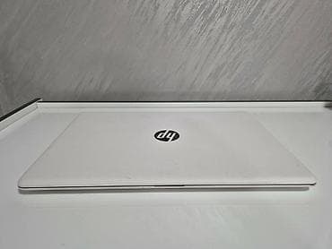 Audio: HP laptop – bela šasija, numerička tastatura - Ekran: veliki široki — 7