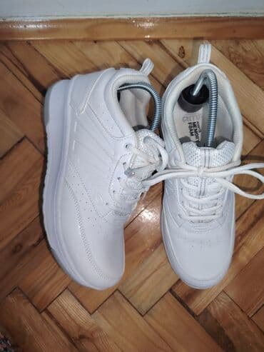 nike crno bele: Patike, Skechers, veličina - 38.5 — 3