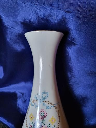 Numizmatika i filatelija: Vaza KPM porcelan iz 60,70ih.godina. Nemacka vaza bez ostecenja,par — 3