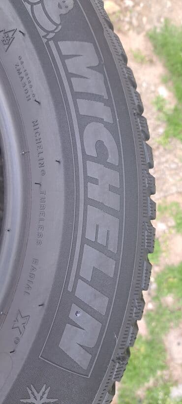 pritisak u gumama 15570 r13: 205 60 R16 Michelin. Prodajem 2kom polovne zimske auto gume dimenzije — 5