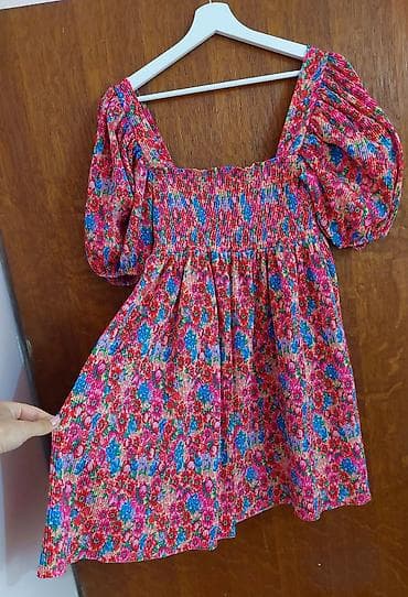 sorc m: Floral mini haljina sa puf rukavima - Print: gust cvetni dezen u — 5