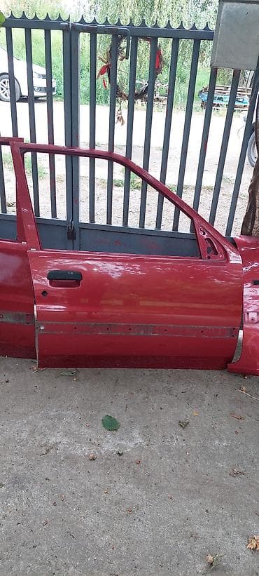 fiksatori za patosnice: (Pežo 106) Karoserijski delovi – levi bok (prednji i zadnji deo — 3