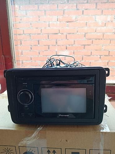 Pioneer AVIC-F320BT – multimedijalni auto radio/navigacija (2-DIN) -
